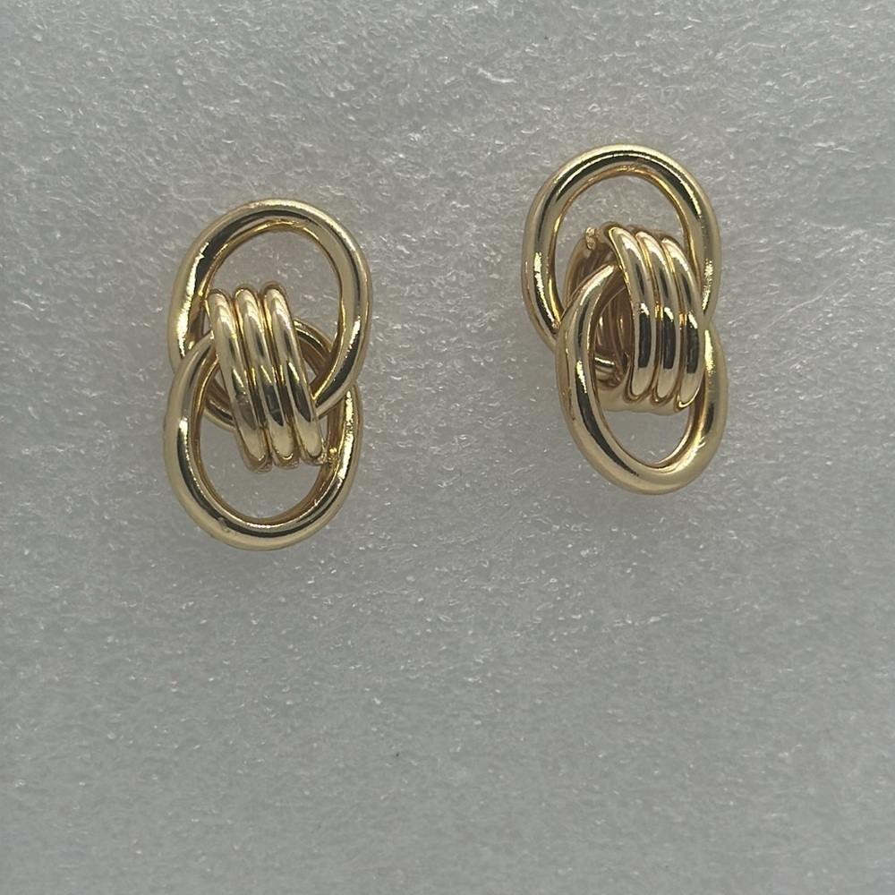 Minimalist:Chic Interlocking Double Ring Stud Earrings -Gold Tone & Silver Tone
